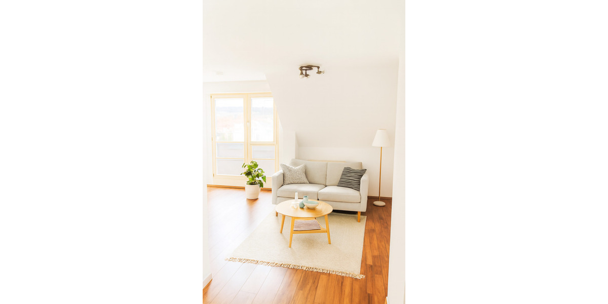 Dachgeschoßwohnung Eisfeld - 1 Zimmer, 34 m&sup2;, 275&euro; | Angebot:25045482