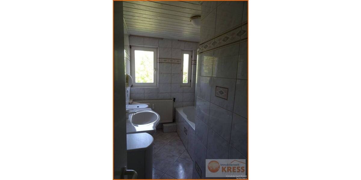 Mehrfamilienhaus, Wohnhaus Steinau an der Straße Steinau - 8 Zimmer, 240 m&sup2;, 360.000&euro; | Angebot:25778418