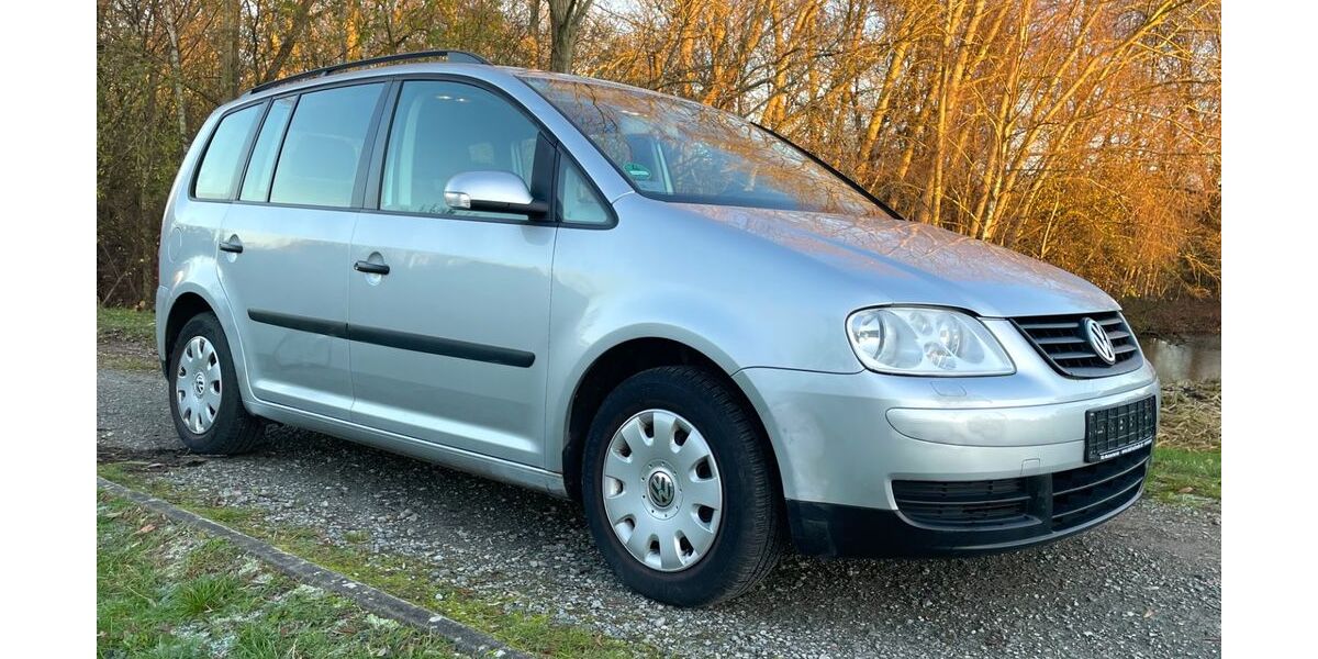 VW Touran 64.000 km 4.990 &euro; Bremen 28197