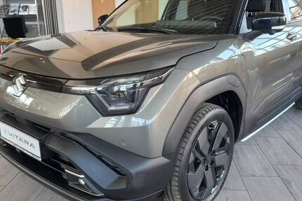 Suzuki e Vitara 1.020 km 37.320 &euro; Burg 39288