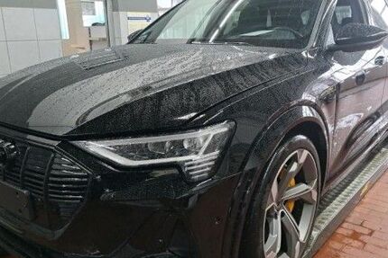 Audi e-tron 69.300 km 43.980 &euro; Balingen 72336