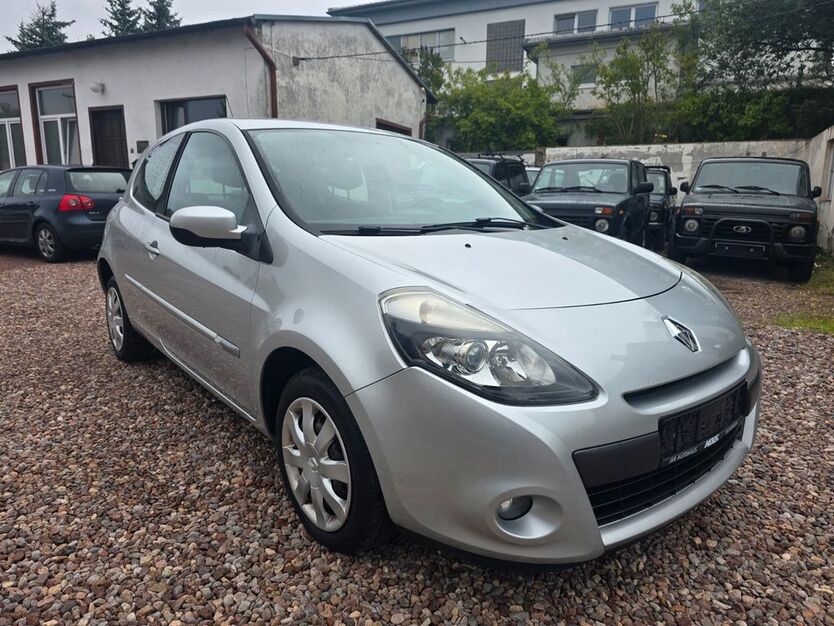 Renault Clio 97.000 km 2.800 € Waltershausen 99880