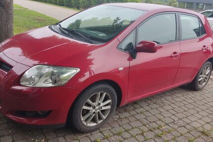 Toyota Auris 92.600 km 6.200 &euro; Königswinter 53639