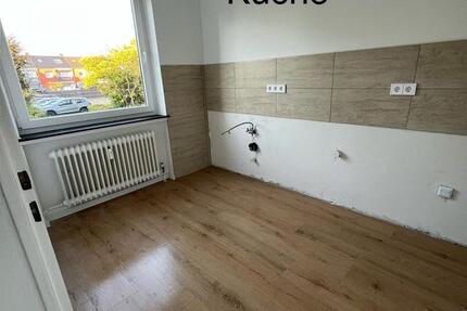 Kernsanierte 4 ZKBB Wohnung in Emden zimmer
