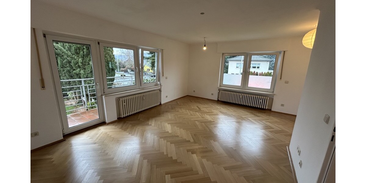 Neuer Preis ! Im April können Sie einziehen. PROVISIONSFREI für Käufer. - Doppelhaushälfte Bonn Kessenich | Angebot:23760863