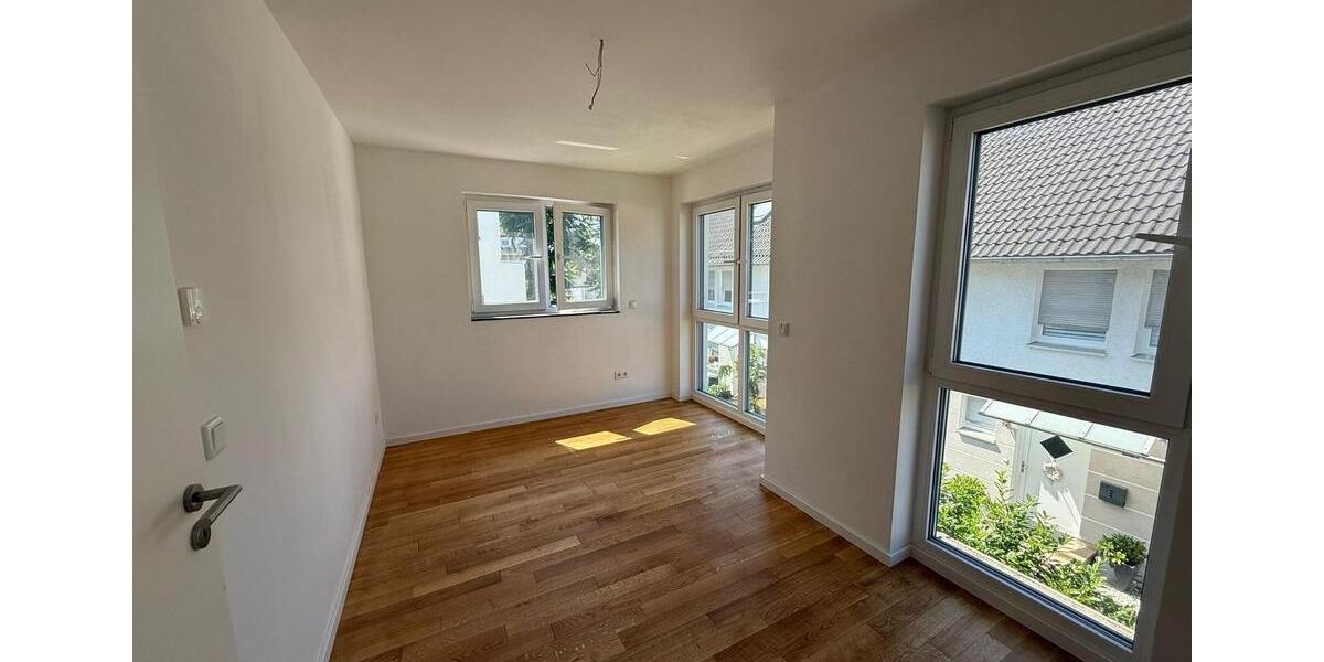 Doppelhaushälfte Frankfurt am Main West - 4 Zimmer, 113 m&sup2;, 2.300&euro; | Angebot:26093726