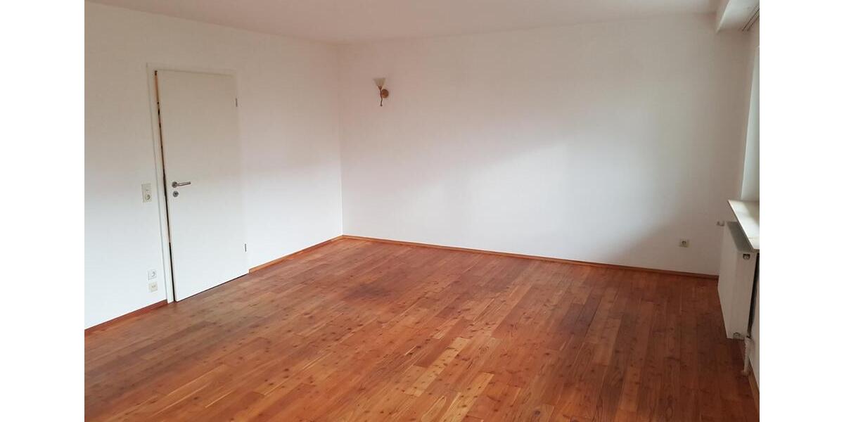 Reiheneckhaus mit großem Garten und Garage 5 zimmer