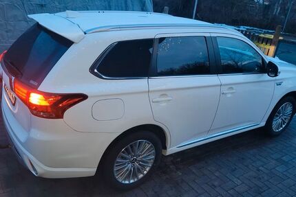 Mitsubishi Outlander 90.000 km 19.900 &euro; Wolfsburg 38448