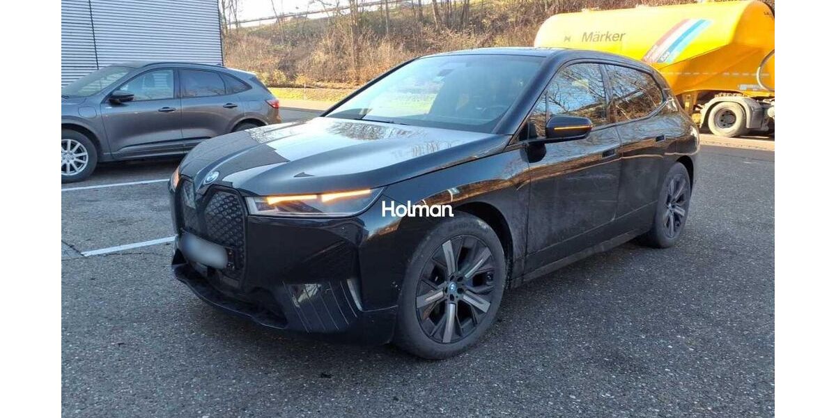 BMW iX 17.076 km 44.380 &euro; Eschborn 65760