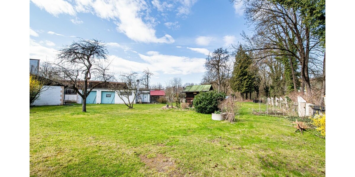 Großzügiges Zweifamilienhaus mit verborgenem Garten in der Innenstadt von Cham - Mehrfamilienhaus, Wohnhaus Cham | Angebot:26298154