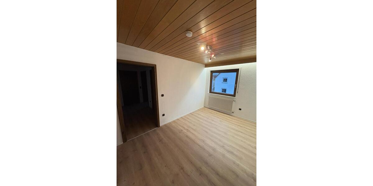 Einfamilienhaus Rüsselsheim am Main - 5 Zimmer, 180 m&sup2;, 2.000&euro; | Angebot:26195899