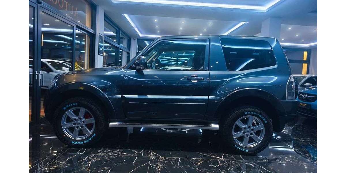 Mitsubishi Pajero 172.941 km 15.999 &euro; Denkingen 78588