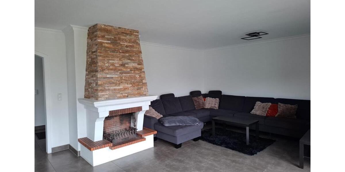 Doppelhaushälfte Duisburg Huckingen - 6 Zimmer, 170 m&sup2;, 2.400&euro; | Angebot:24851134