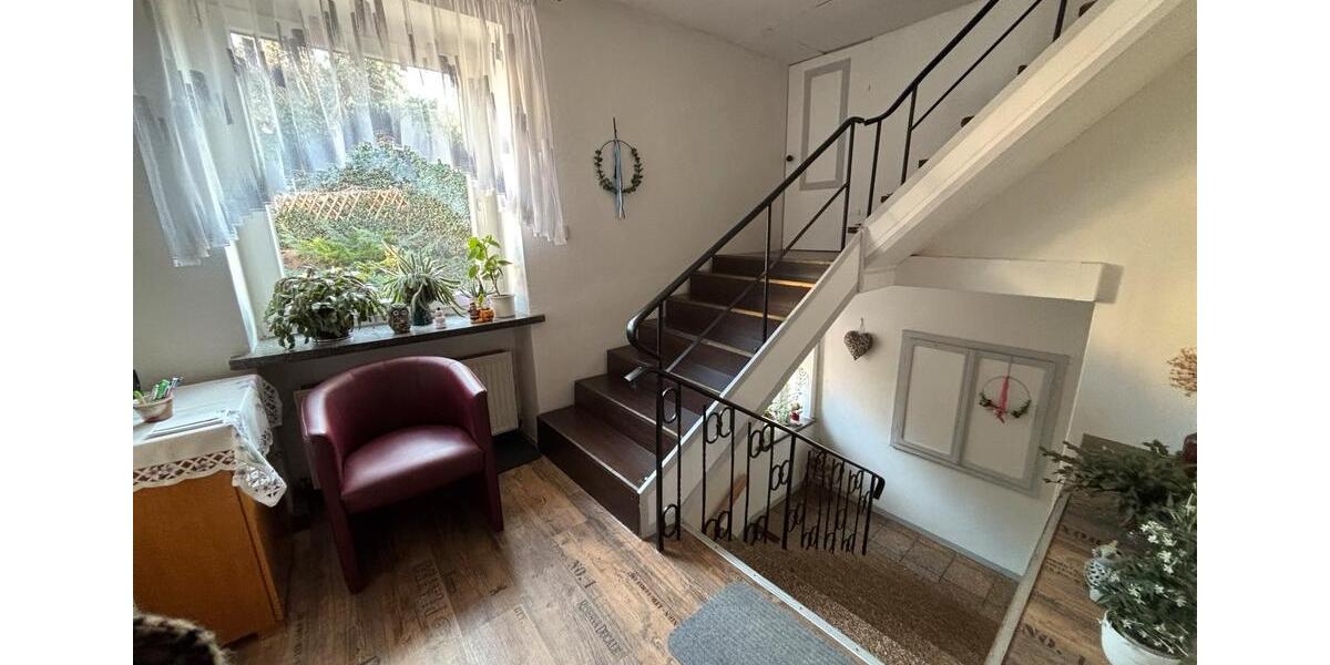 Reihenhaus Freyburg (Unstrut) - 6 Zimmer, 200 m&sup2;, 300.000&euro; | Angebot:25569680