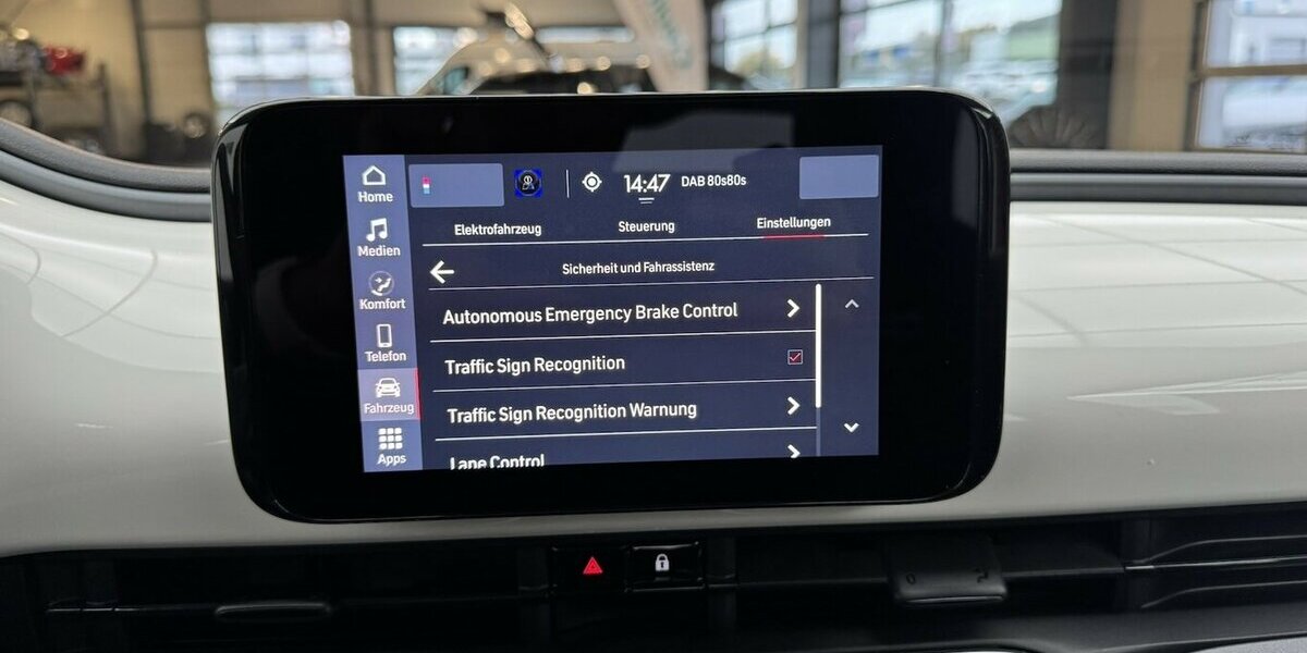 Fiat 500e Action CarPlay Android Automatik 1.Hand 23.004 km 13.120 &euro; Lich 35423