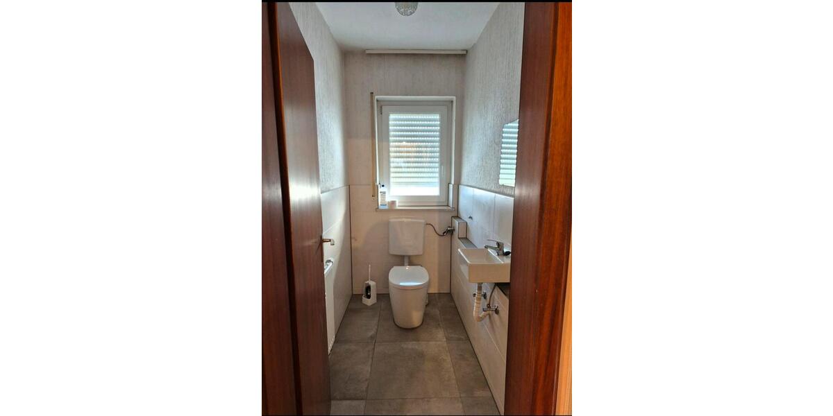 Erdgeschoßwohnung Regenstauf - 4 Zimmer, 124 m&sup2;, 1.000&euro; | Angebot:25126685