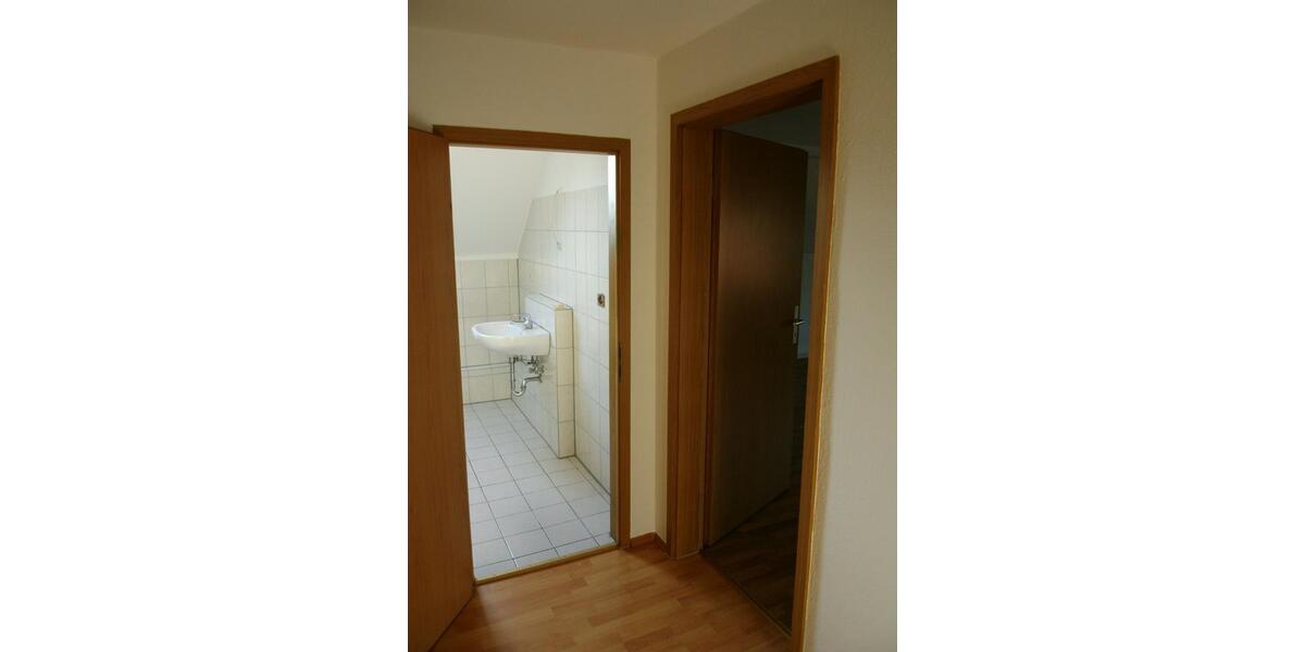 Dachgeschoßwohnung Oederan - 3 Zimmer, 78 m&sup2;, 390&euro; | Angebot:25874766