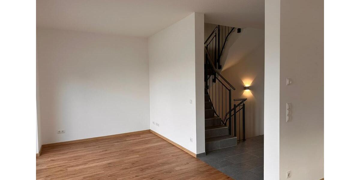 Einfamilienhaus Bad Neustadt an der Saale - 4 Zimmer, 156 m&sup2;, 1.400&euro; | Angebot:25103065