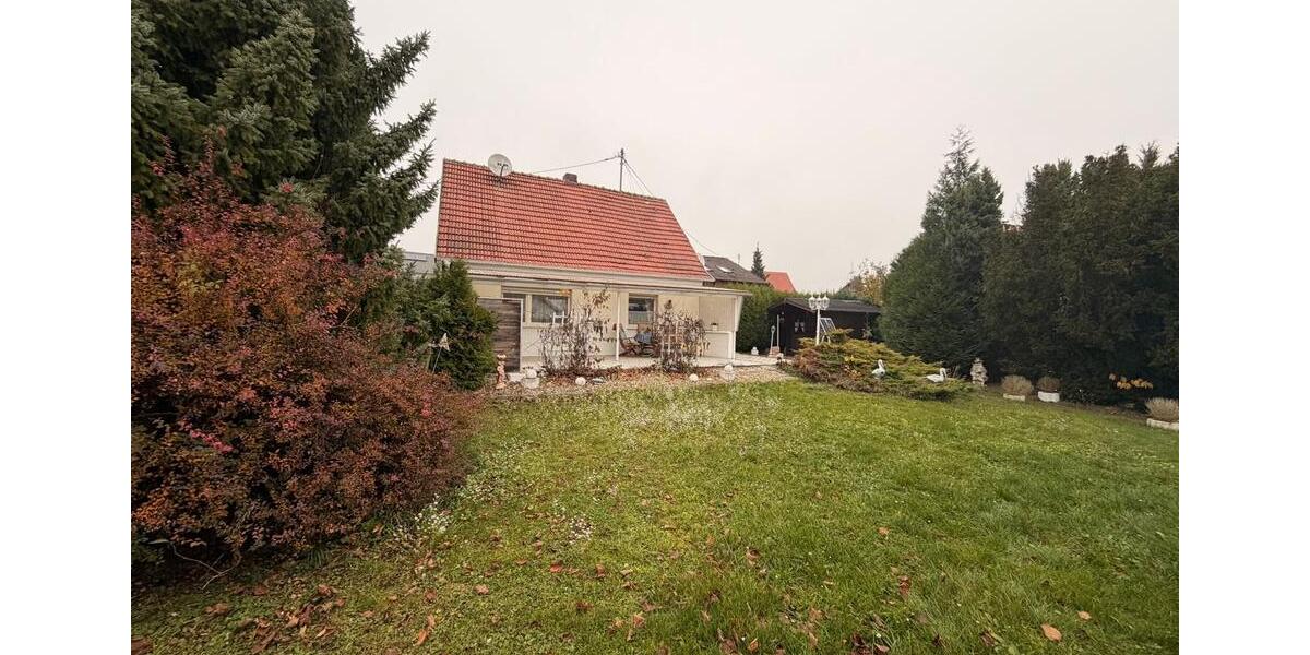 Freistehendes Einfamilienhaus mit GartenTerrasseBalkonGarage 3 zimmer