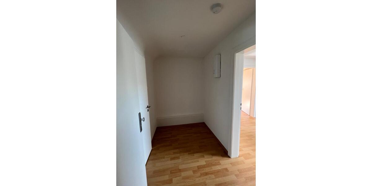 Dachgeschoßwohnung Leichlingen (Rheinland) - 2 Zimmer, 40 m&sup2;, 380&euro; | Angebot:24674225