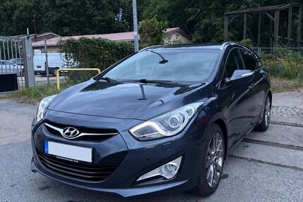 Hyundai i40 141.000 km 5.250 &euro; Berlin 12588