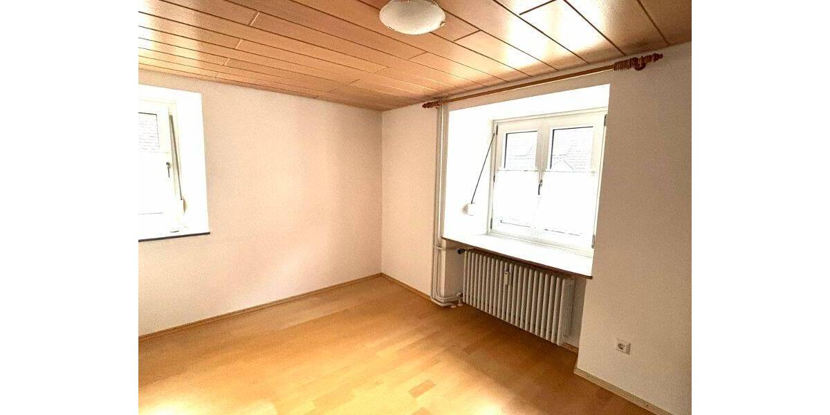 Einfamilienhaus Hilzingen - 8 Zimmer, 192 m&sup2;, 415.000&euro; | Angebot:26276261