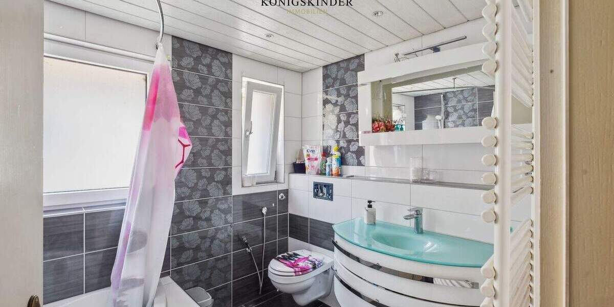 Mehrfamilienhaus, Wohnhaus Weinstadt Beutelsbach - 8 Zimmer, 269 m&sup2;, 1.050.000&euro; | Angebot:24906680