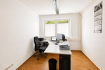 Renditeobjekt im Gewerbegebiet: Büro, kleines Lager und Wohnen mit PV-Anlage auf ca. 2.438 m² - Gewerbeobjekt Bad Oeynhausen Dehme | Angebot:27333800