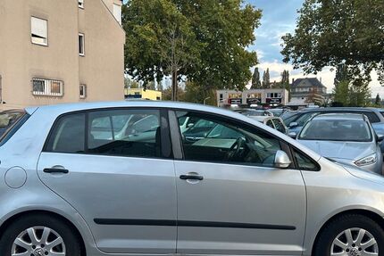 VW Golf 182.000 km 2.500 &euro; Frankfurt am Main 65933