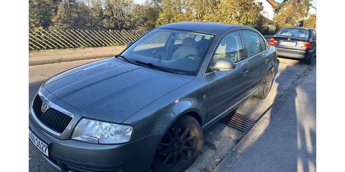 Skoda Superb 280.000 km 1.350 € Stuttgart 70567