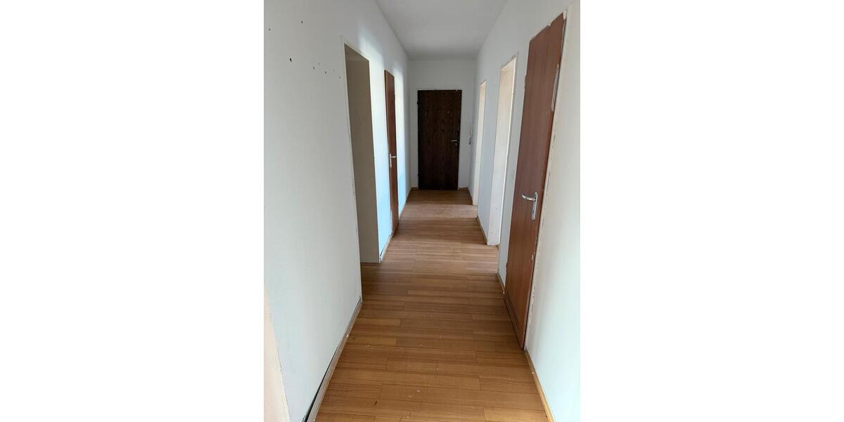 4-Zimmer-Whg zu vermieten renovierungsbedürftig 4 zimmer