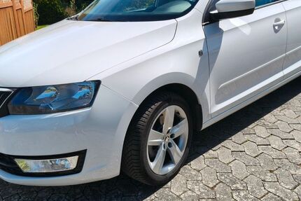 Skoda Rapid 98.700 km 8.900 &euro; Hohenroda 36284