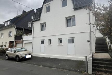 Renoviertes Zweifamilienhaus 4 zimmer