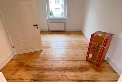 *Erdgeschoss* 4-Zimmer-Albau-Wohnung nahe Sana-Klinikum und Bahnhof