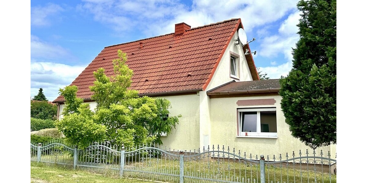 HORN IMMOBILIEN ++ Einfamilienhaus in Lebehn – Wohnen in Seenähe mit großem Grundstück - Einfamilienhaus Krackow / Lebehn Lebehn | Angebot:27034671