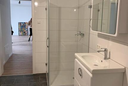 Wohnung Neutraubling - 1 Zimmer, 110 m&sup2;, 1.350&euro; | Angebot:25172846