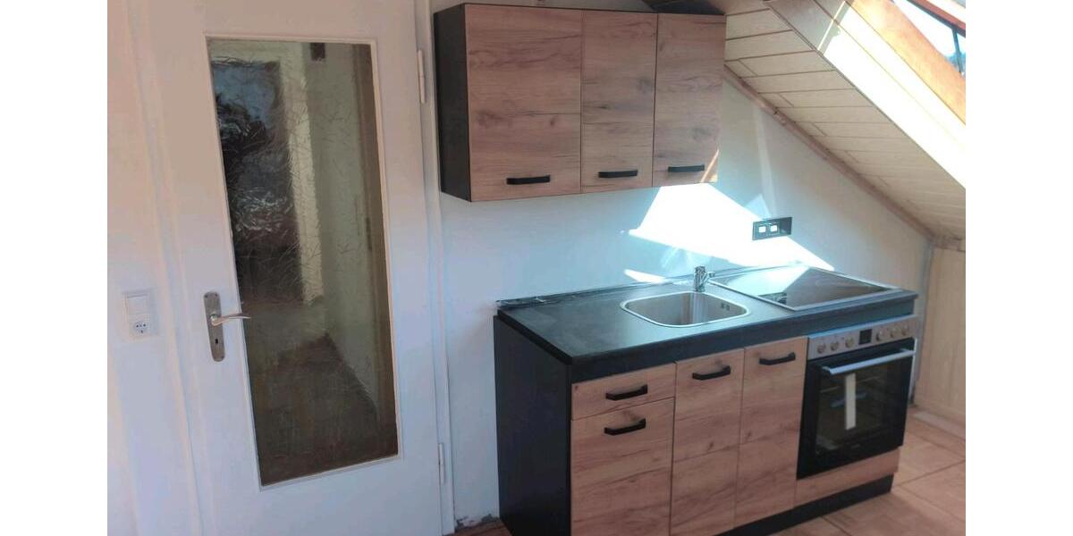 Dachgeschoßwohnung Esslingen am Neckar Pliensauvorstadt - 2.5 Zimmer, 44 m&sup2;, 840&euro; | Angebot:25408317