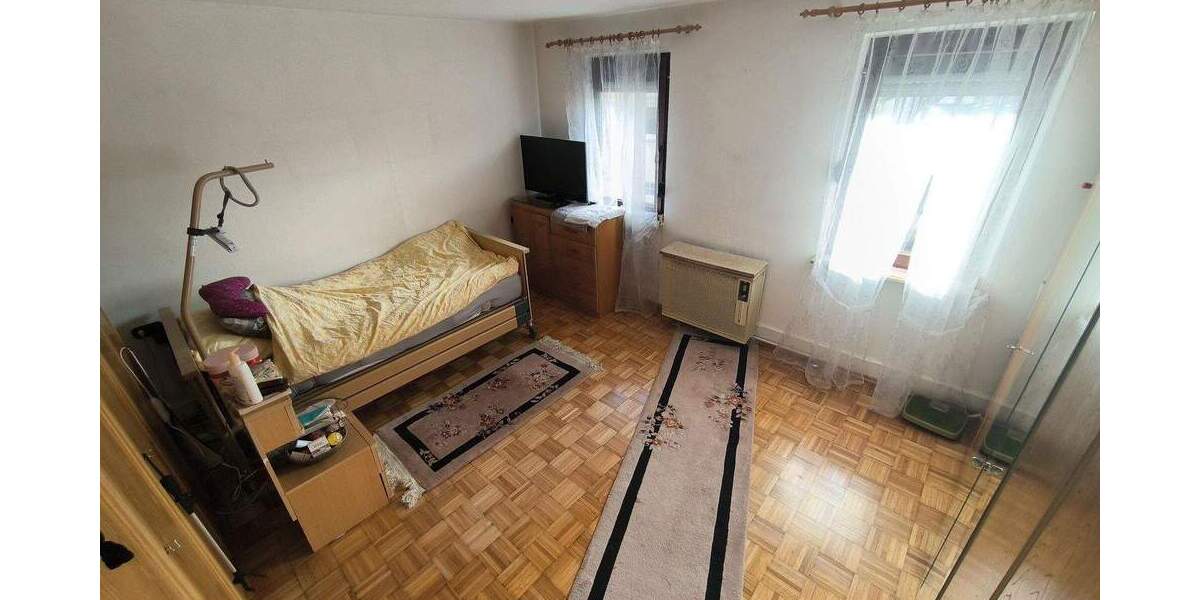 Doppelhaushälfte Remshalden Geradstetten - 7 Zimmer, 141 m&sup2;, 450.000&euro; | Angebot:24323769