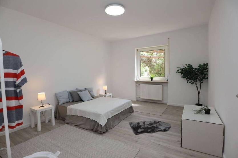 Erstbezug nach Kernsanierung Altersgerechte 3-Zimmer Wohnung mit Aufzug und barrierefreiem Zugang
