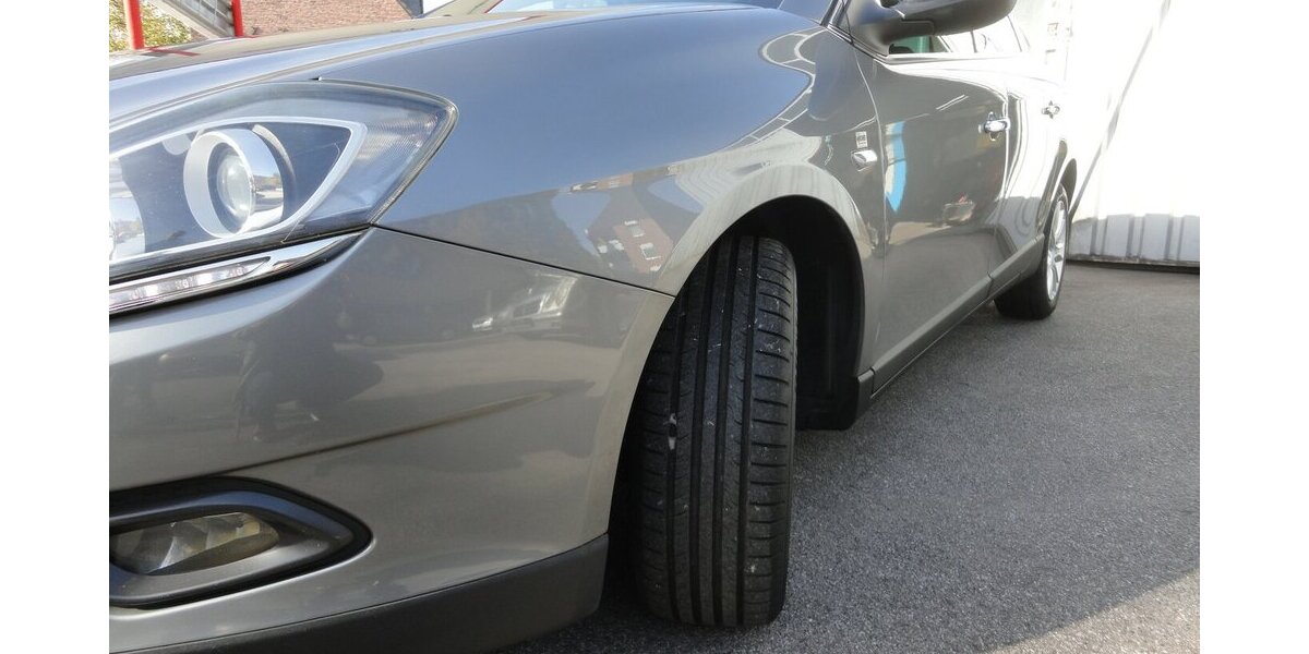 Lancia Delta Oro 1,9d 140 KW HU11/27 Klimatr+Navi+Leder 167.000 km 4.900 &euro; Neuss 41462