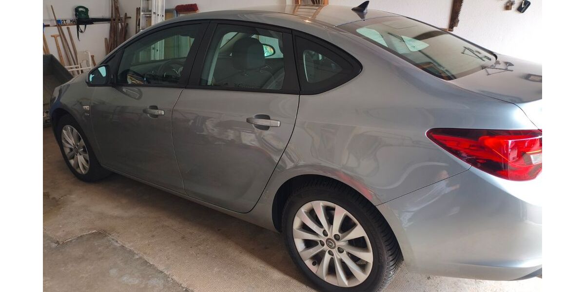 Opel Astra 52.668 km 10.490 &euro; Grafenberg 72661