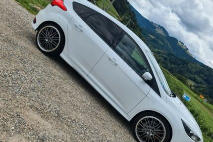 Ford Focus 119.000 km 15.799 &euro; Hermeskeil 54411