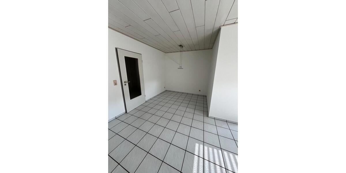 Dachgeschoßwohnung Trier Feyen-Weismark - 2 Zimmer, 73 m&sup2;, 520&euro; | Angebot:26322634