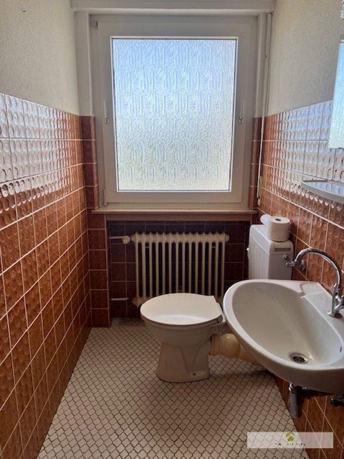 Bungalow + Einliegerwohnung mit herrlichem Weitblick in Niederense zu verkaufen! 7 zimmer