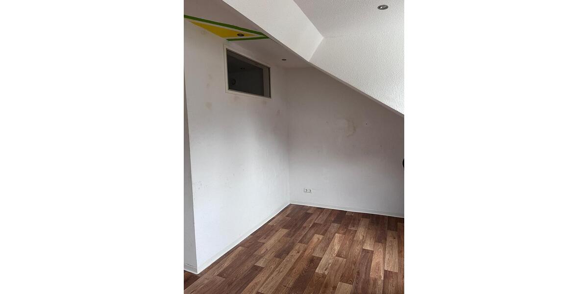 Dachgeschoßwohnung Oelsnitz (Erzgebirge) - 2 Zimmer, 56 m&sup2;, 295&euro; | Angebot:26301251
