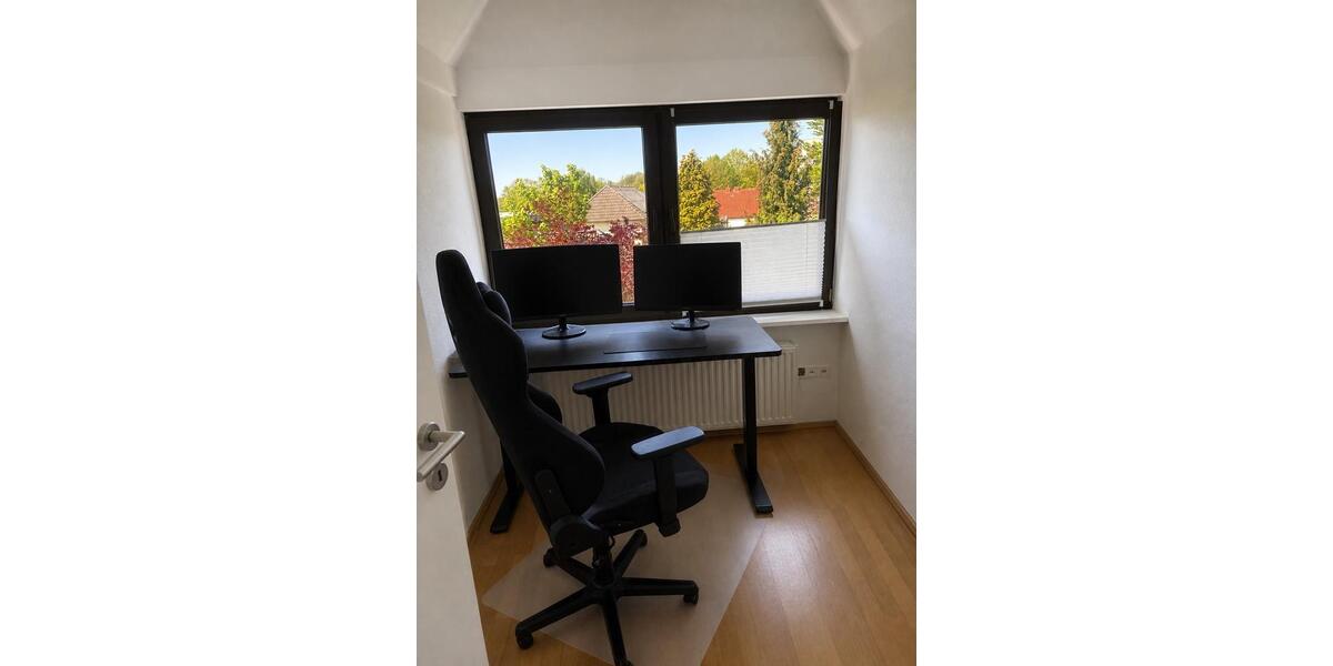 Dachgeschoßwohnung Oldenburg Eversten - 4 Zimmer, 122 m&sup2;, 1.230&euro; | Angebot:26413993