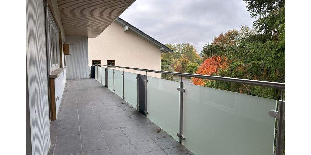 Etagenwohnung Dillenburg / Niederscheld Niederscheld - 8 Zimmer, 216 m&sup2;, 278.000&euro; | Angebot:23306234