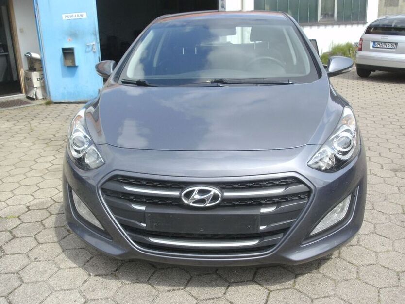 i30