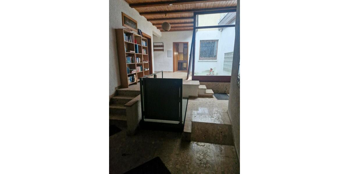 Einfamilienhaus Hallstadt - 11 Zimmer, 450 m&sup2;, 1.400&euro; | Angebot:21621278