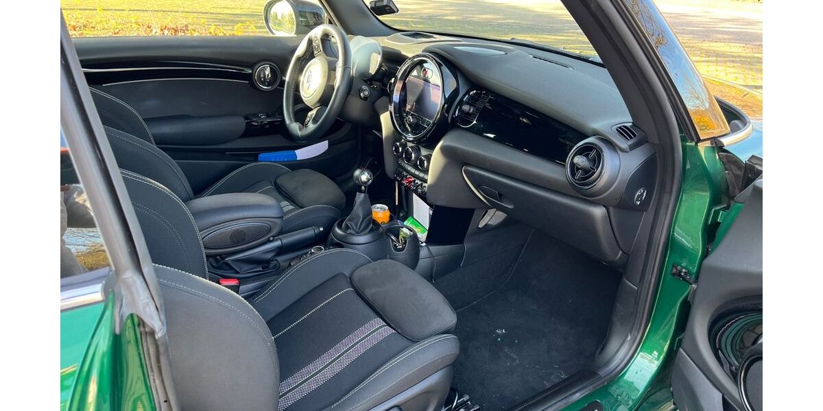 Mini Cooper 30.000 km 20.300 &euro; Konz 54329
